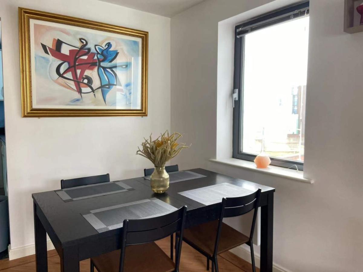 Lovely 2-Bedrooms Apartment Step To The Beach Swansea Ngoại thất bức ảnh
